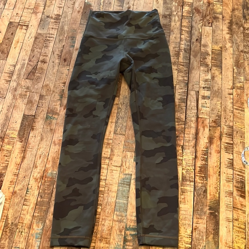 Lululemon wonder under size 2 high rise  25inch